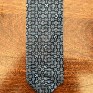 Longchamp 100% Silk Made In Italy Geometric Circle Pattern Blue And Black Tie